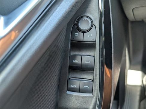 Used 2025 Chevrolet Equinox LT FWD image 30