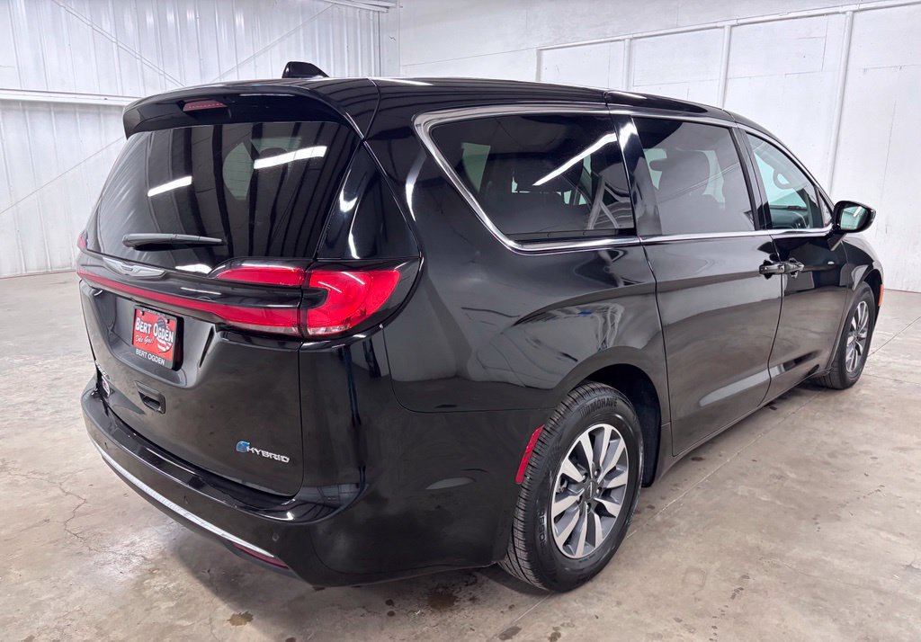 Used 2024 Chrysler Pacifica Limited FWD image 6