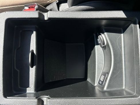 Used 2015 Jeep Cherokee Limited w/ Luxury Group image 30