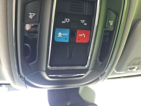 Certified 2023 Jeep Grand Cherokee L Laredo image 23