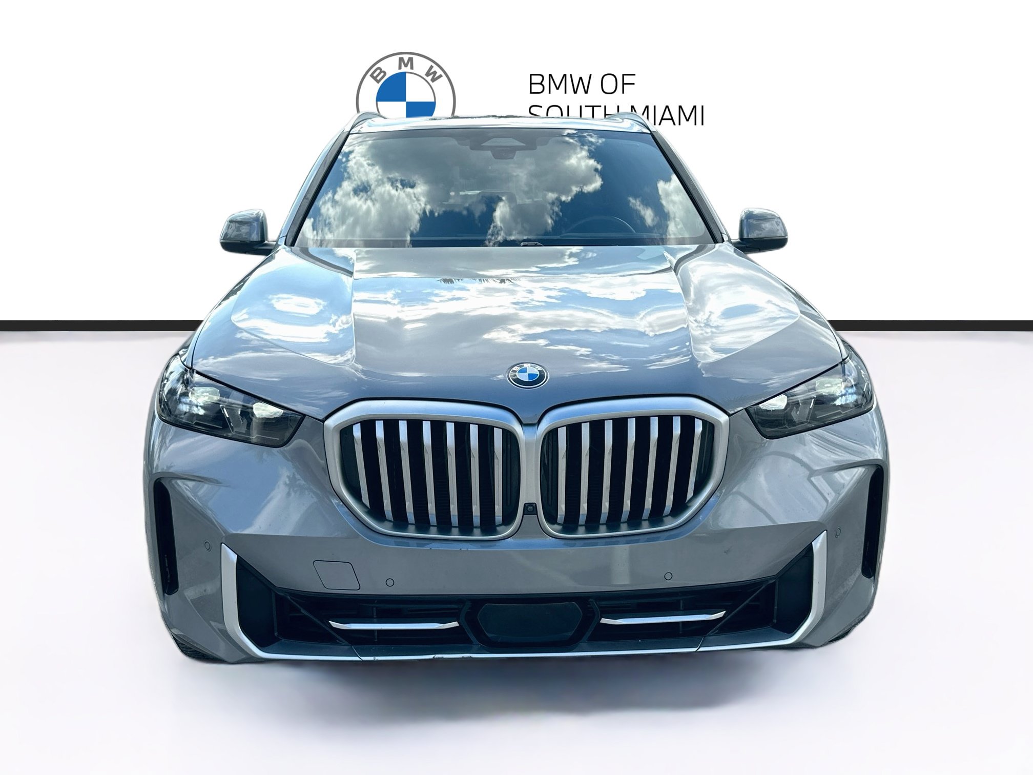 Certified 2024 BMW X5 xDrive40i w/ Parking Assistance Package AWD/4WD image 2