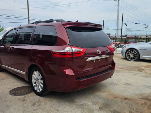 Used 2015 Toyota Sienna Limited Premium FWD image 4