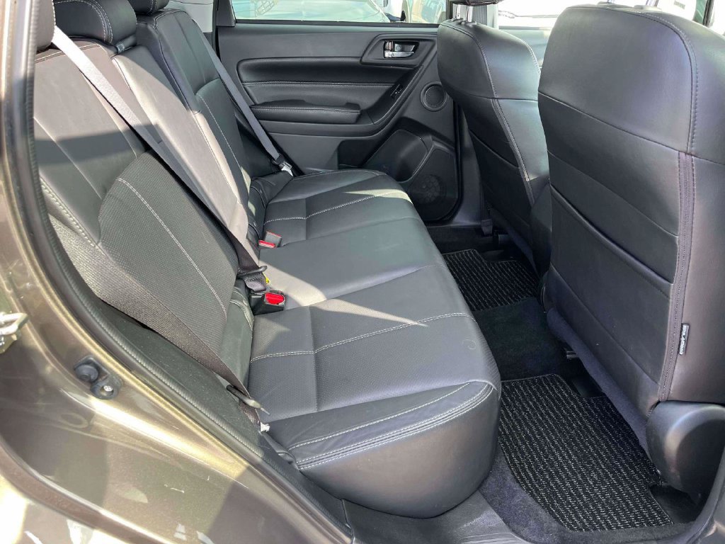Used 2018 Subaru Forester 2.5i Touring AWD/4WD image 9