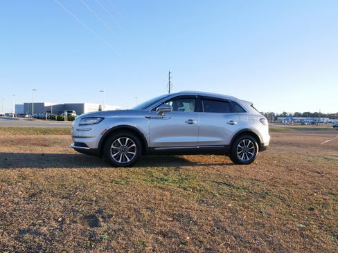 Used 2021 Lincoln Nautilus FWD w/ Equipment Group 101A image 6