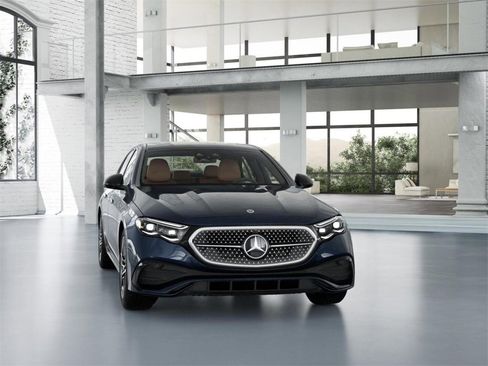 New 2026 Mercedes-Benz E 450 4MATIC Sedan image 8