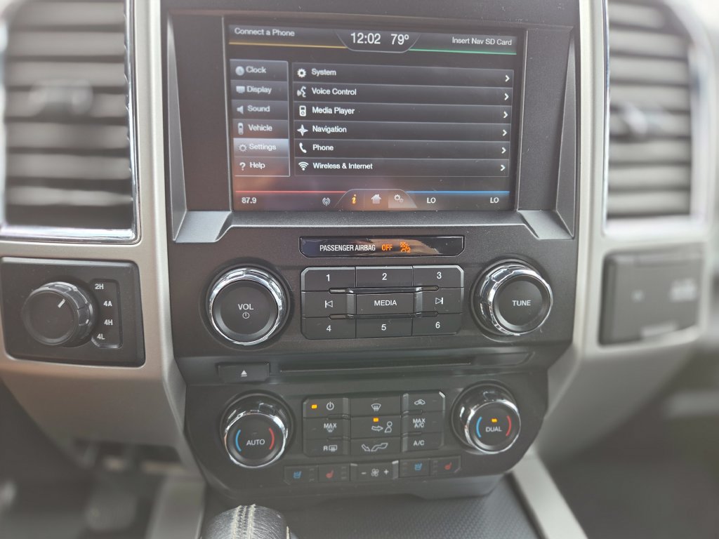 Used 2015 Ford F150 Lariat AWD/4WD image 22