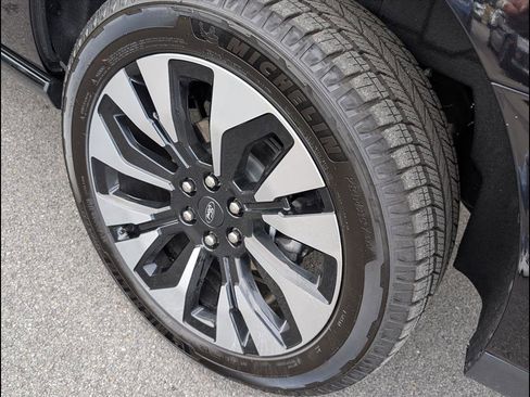 Used 2025 Ford Expedition Max Platinum w/ Driver's Package image 22