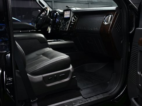 Used 2016 Ford F250 Platinum w/ FX4 Off-Road Package image 58