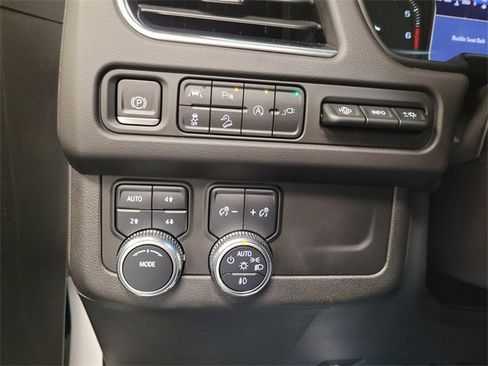 Used 2021 GMC Yukon AT4 w/ Technology Package image 30