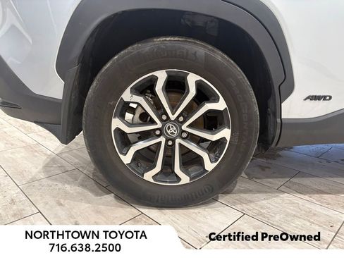 Used 2024 Toyota Corolla Cross SE w/ Moonroof Package image 35