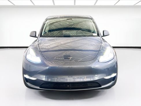 Used 2023 Tesla Model Y Performance image 2