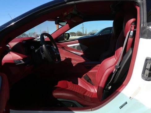 Used 2021 Chevrolet Corvette Stingray Premium Cpe w/ Battery Protection Package RWD image 18
