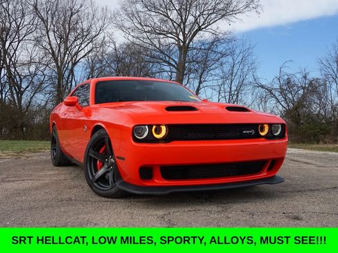 Used 2021 Dodge Challenger SRT Hellcat image 1