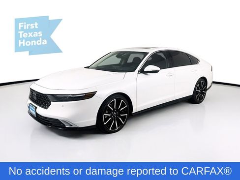 Used 2025 Honda Accord Touring image 3