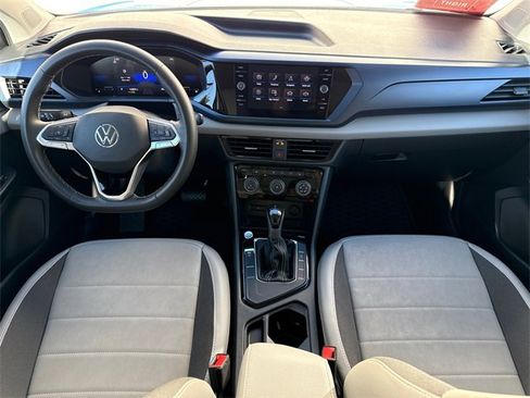 Certified 2023 Volkswagen Taos SE w/ Panoramic Sunroof Package image 18