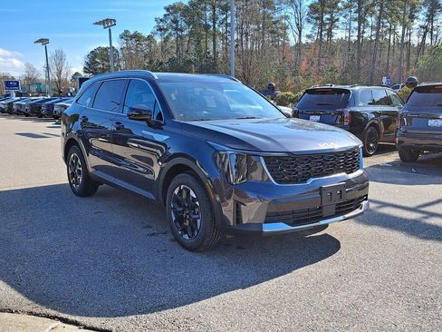 New 2026 Kia Sorento S w/ S Panoramic Sunroof Package FWD image 3