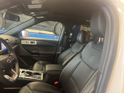 Used 2023 Ford Explorer ST w/ Equipment Group 401A AWD/4WD image 4