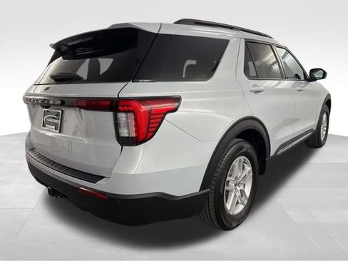 Used 2025 Ford Explorer Active image 9