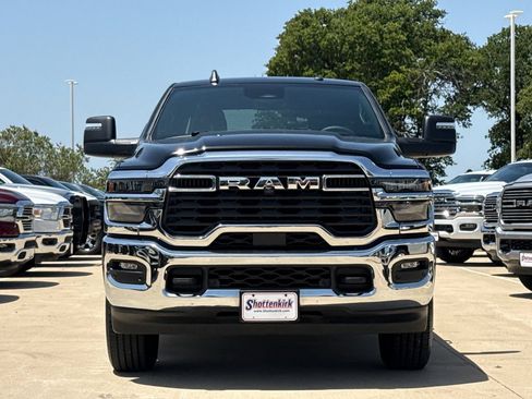 Used 2026 RAM 2500 Big Horn AWD/4WD image 2