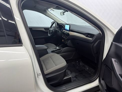Used 2022 Ford Escape SE w/ Cold Weather Package AWD/4WD image 13