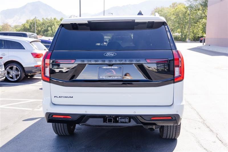 Used 2025 Ford Expedition Platinum w/ Stealth Appearance Package AWD/4WD image 7