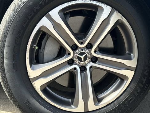 Used 2021 Mercedes-Benz GLC 300 w/ Premium Package image 9