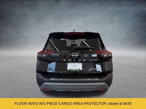 Used 2023 Nissan Rogue SV image 2
