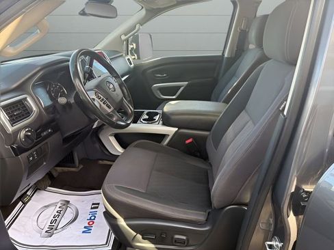 Used 2021 Nissan Titan SV w/ SV Convenience Package image 14