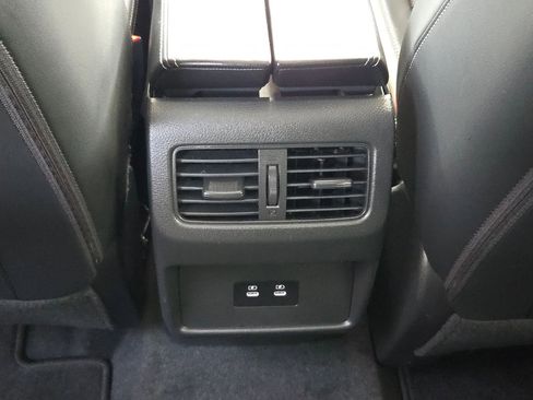 Certified 2025 Nissan Rogue Platinum image 25