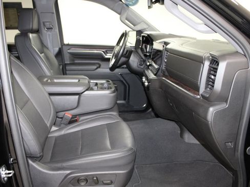 Used 2024 GMC Sierra 1500 SLT AWD/4WD image 31