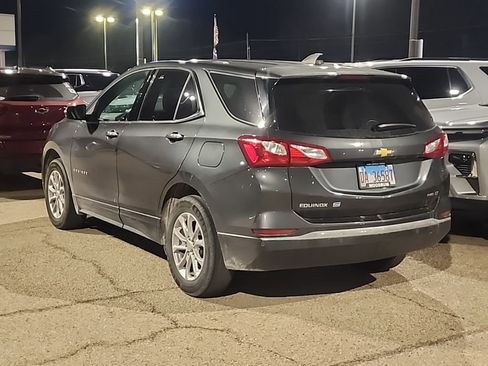 Used 2018 Chevrolet Equinox LT image 2