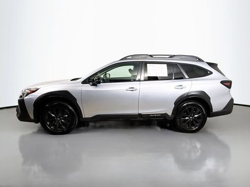 Used 2023 Subaru Outback Onyx Edition image 4