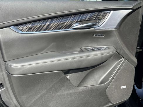 Certified 2025 Cadillac XT6 Premium Luxury image 18