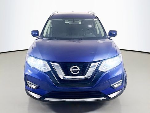 Used 2017 Nissan Rogue SV FWD image 2