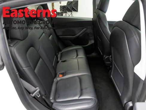 Used 2021 Tesla Model Y Long Range AWD/4WD image 19