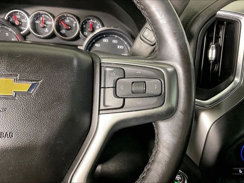 Used 2022 Chevrolet Silverado 1500 LT AWD/4WD image 27