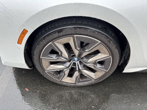 Certified 2025 BMW 740i image 38