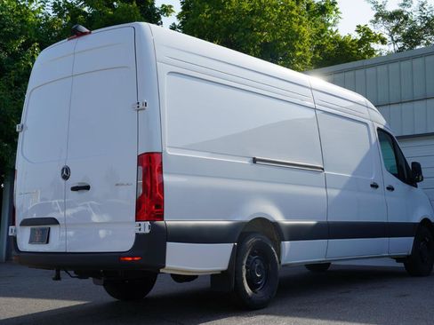 Used 2025 Mercedes-Benz Sprinter 2500 image 10