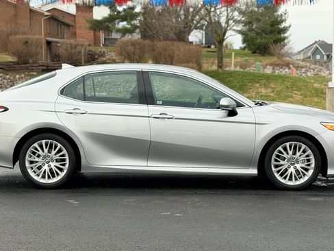 Used 2020 Toyota Camry XLE w/ Navigation Package image 4