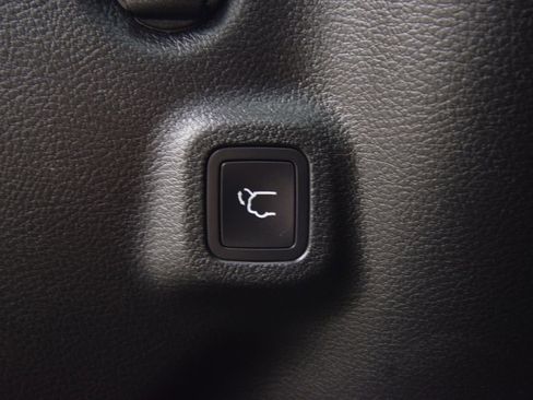 Used 2019 Jeep Compass Latitude FWD image 37