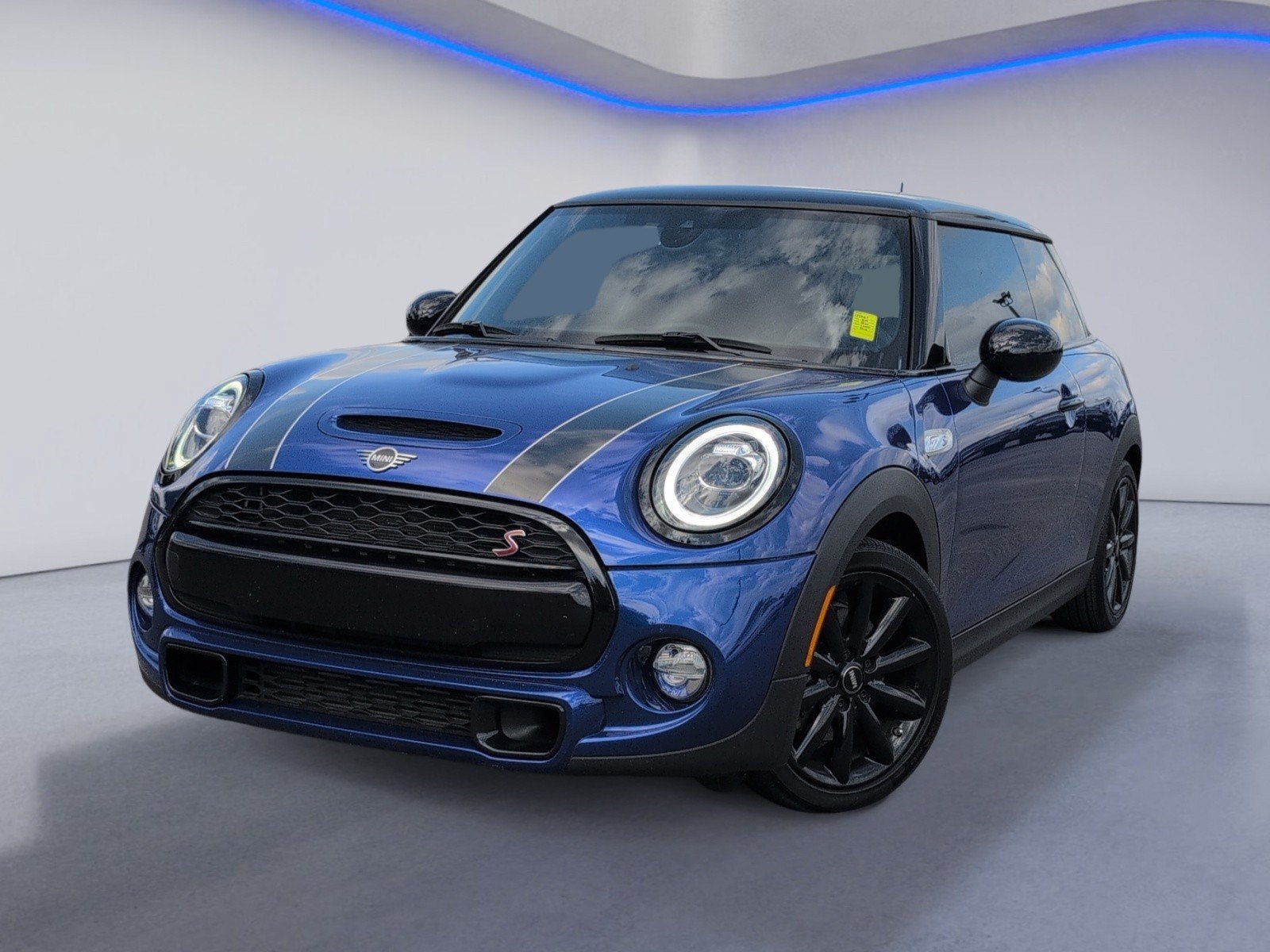 Used 2019 MINI Cooper S w/ Signature Upholstery Package FWD image 2