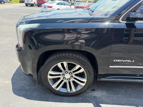 Used 2018 GMC Yukon Denali w/ Denali Ultimate Package AWD/4WD image 11
