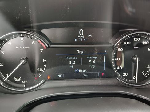 New 2025 Cadillac XT5 Luxury image 14