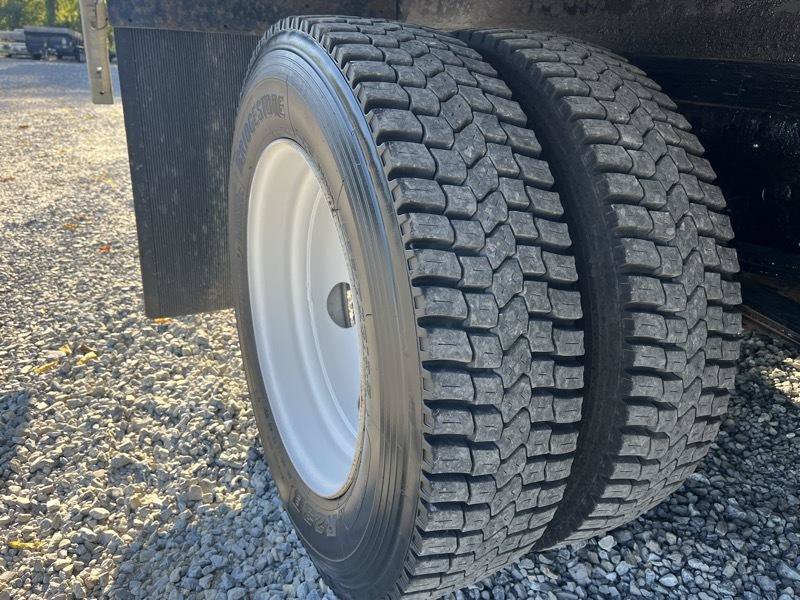Used 2019 Isuzu NPR RWD image 16