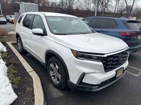 Certified 2024 Honda Pilot EX-L image 2