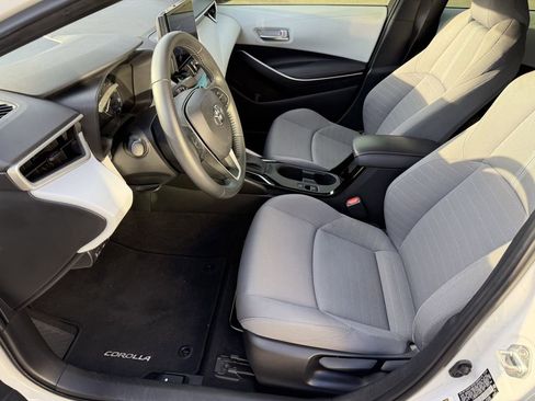 Used 2024 Toyota Corolla SE image 9