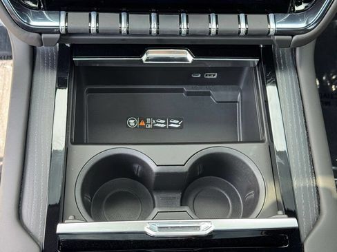 Used 2026 GMC Yukon AT4 Ultimate AWD/4WD image 17