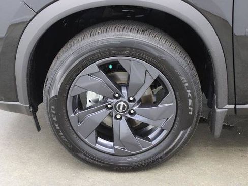 Certified 2026 Nissan Rogue SV FWD image 27