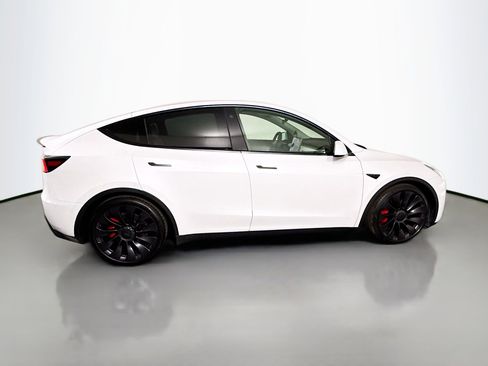 Used 2021 Tesla Model Y Performance image 11