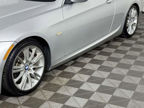 Used 2010 BMW 335i Convertible image 13